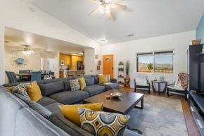 Colorful Cactus - Hot Tub, BBQ and Fire Pit! home